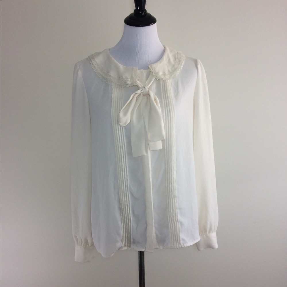 Lauren Conrad Sz M Cream Long Sleeve